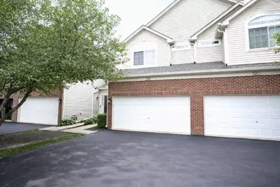 318 Abington Woods Drive, Aurora, IL 60502 - Photo 2