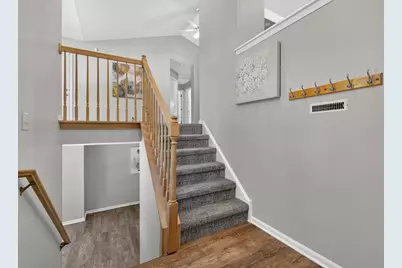 320 Fieldstone Court #320, Bolingbrook, IL 60440 - Photo 2