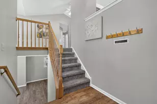 320 Fieldstone Ct, Bolingbrook, IL 60440 - Photo 2
