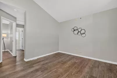 320 Fieldstone Court #320, Bolingbrook, IL 60440 - Photo 8
