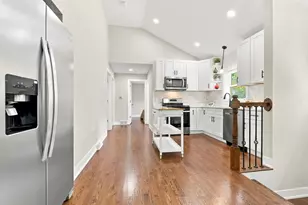 10933 S Eggleston Ave, Chicago, IL 60628 - Photo 10