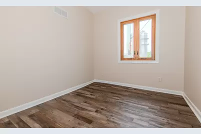 236 W Johnson Street, Utica, IL 61373 - Photo 18