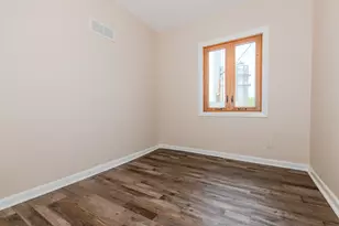 236 W Johnson St, Utica, IL 61373 - Photo 18