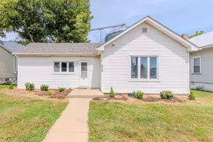 236 W Johnson St, Utica, IL 61373 - Photo 1
