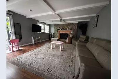 324 N Emerald Avenue, Mundelein, IL 60060 - Photo 6