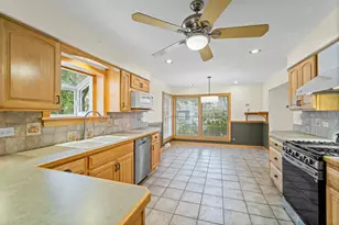 421 N Elm St, Itasca, IL 60143 - Photo 4
