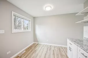 65 Della St, Crystal Lake, IL 60014 - Photo 8