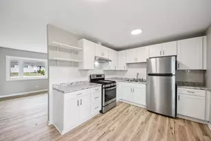 65 Della St, Crystal Lake, IL 60014 - Photo 10