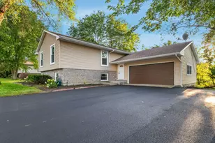 23540 N Echo Lake Rd, Lake Zurich, IL 60047 - Photo 2