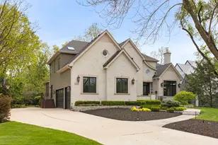 1046 Sylvan Cir, Naperville, IL 60540 - Photo 4