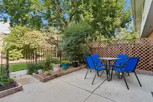 606 Carriage Hill Dr, Glenview, IL 60025 - Photo 18