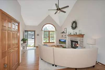 600 Sudbury Circle, Oswego, IL 60543 - Photo 2
