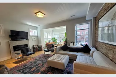 1318 W Winnemac Avenue #3, Chicago, IL 60640 - Photo 2