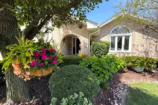 17646 Crestview Ct, Orland Park, IL 60467 - Photo 2