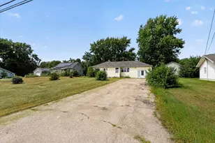 2076 Will James Rd, Rockford, IL 61109 - Photo 6