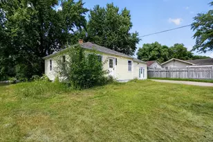 2076 Will James Rd, Rockford, IL 61109 - Photo 4