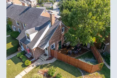 1425 Willow Avenue, Des Plaines, IL 60016 - Photo 32