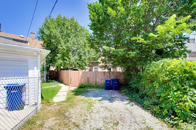 1425 Willow Avenue, Des Plaines, IL 60016 - Photo 30