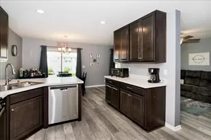 1074 Turin Dr, Hampshire, IL 60140 - Photo 10
