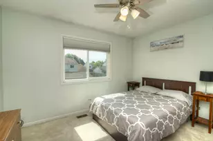 31 S Windsor Pl, Mundelein, IL 60060 - Photo 22