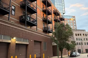 725 N Aberdeen St, Chicago, IL 60607 - Photo 2