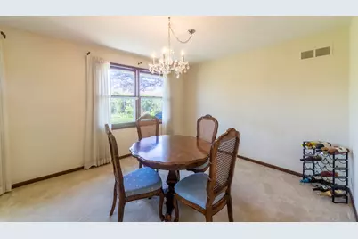 920 Macarthur Drive, Chicago Heights, IL 60411 - Photo 8