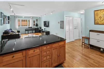 6400 N Sacramento Avenue #208, Chicago, IL 60645 - Photo 8