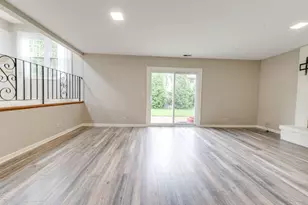 5S735 Park Meadow Dr, Naperville, IL 60540 - Photo 8