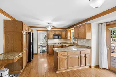 27W390 Waterford Drive, Winfield, IL 60190 - Photo 10