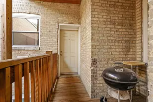 5884 N Ridge Ave, Chicago, IL 60660 - Photo 18