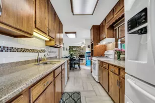 15033 W Redwood Ln, Libertyville, IL 60048 - Photo 14