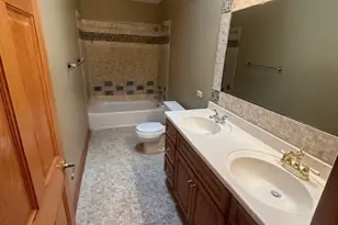 9S711 Brookbank Rd, Willowbrook, IL 60527 - Photo 8