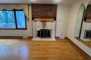 9S711 Brookbank Rd, Willowbrook, IL 60527 - Photo 4