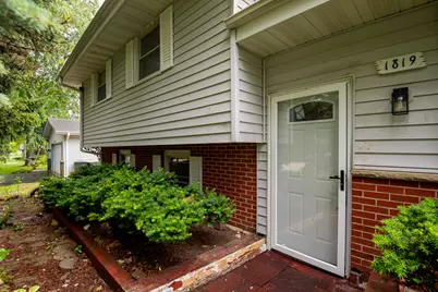 1819 Elmwood Drive, Lindenhurst, IL 60046 - Photo 2