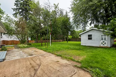 1819 Elmwood Drive, Lindenhurst, IL 60046 - Photo 16