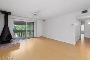 6147 Knoll Wood Ct, Willowbrook, IL 60527 - Photo 2