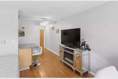4600 N Cumberland Avenue #205, Chicago, IL 60656 - Photo 4