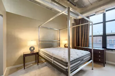 811 W 15th Place #303, Chicago, IL 60608 - Photo 8