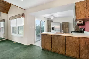 732 Chandler Rd, Gurnee, IL 60031 - Photo 6