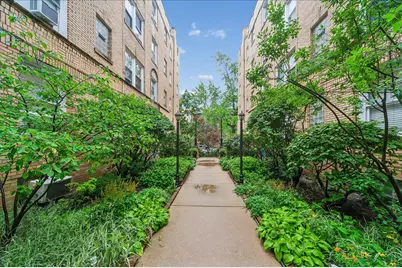 844 W Ainslie Street #N2, Chicago, IL 60640 - Photo 2