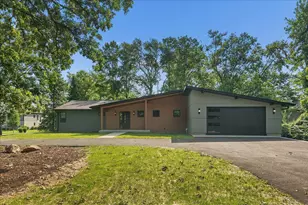 12405 S 75th Ave, Palos Heights, IL 60463 - Photo 1