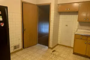 15124 Evers St, Dolton, IL 60419 - Photo 10