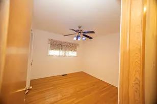 10025 Bronx Ave, Skokie, IL 60077 - Photo 18
