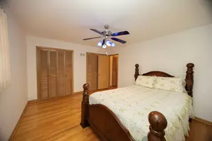 10025 Bronx Ave, Skokie, IL 60077 - Photo 16