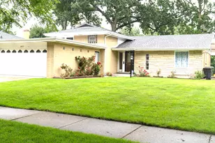 10025 Bronx Ave, Skokie, IL 60077 - Photo 1