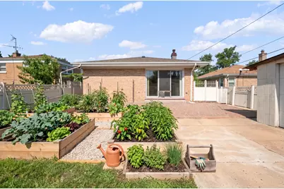 8449 N St Louis Avenue, Skokie, IL 60076 - Photo 18