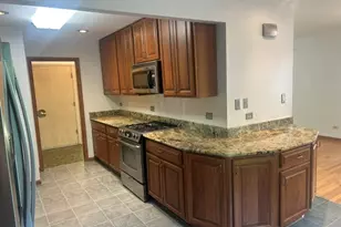 1S471 Monterey Ave, Oakbrook Terrace, IL 60181 - Photo 10
