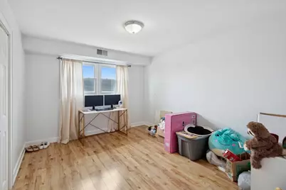 6534 W Montrose Avenue #3W, Harwood Heights, IL 60706 - Photo 10