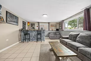 637 S Beverly Ave, Addison, IL 60101 - Photo 22