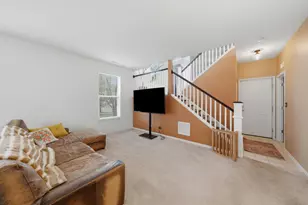 2353 Georgetown Cir, Aurora, IL 60503 - Photo 12